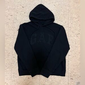 GAP Hoodie Mens Medium Black Pullover Sweatshirt Spell Out Logo Kangaroo Pocket